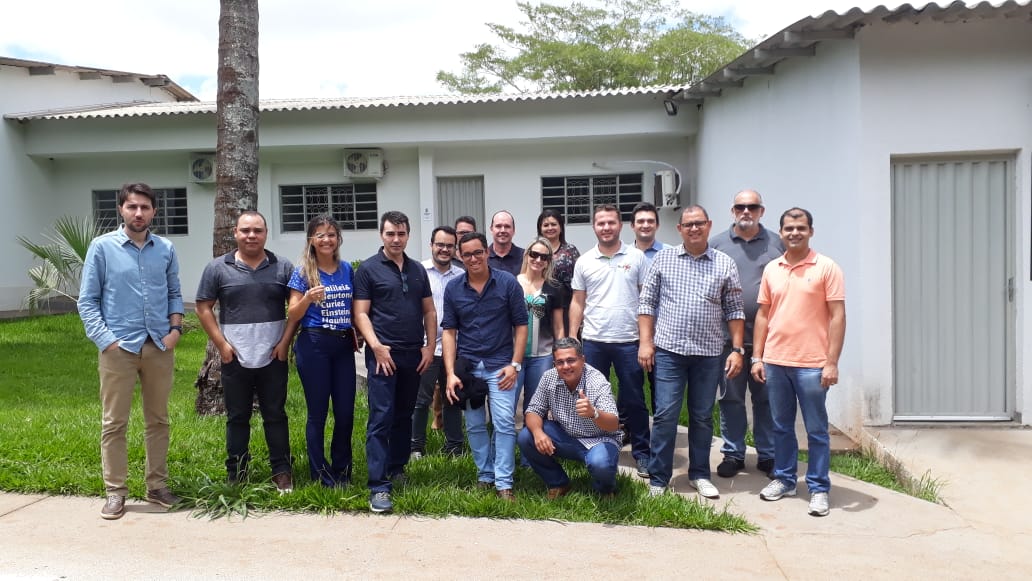 Grupo em frente ao escritório da Embrapii no IF Goiano de Rio Verde